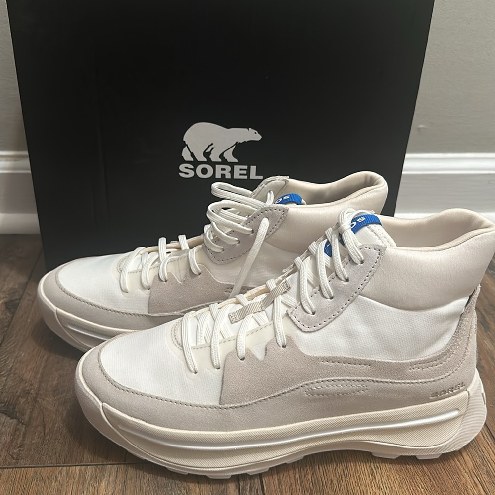 SOREL Women's Out N' About 503 Mid Sneakers, size 9.5